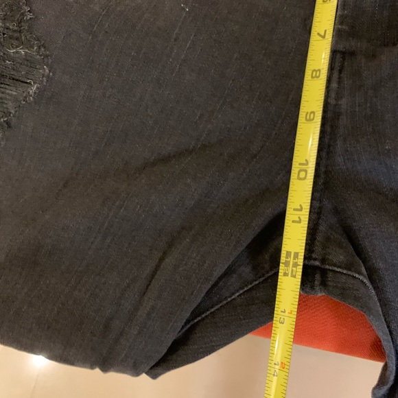 DKNY Distressed Jeans NWT - Picture 15 of 16